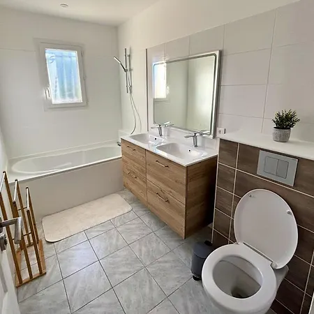 Vakantiehuis Maison Cosy Avec - Logis Flo - A 15 Min Du Futuroscope