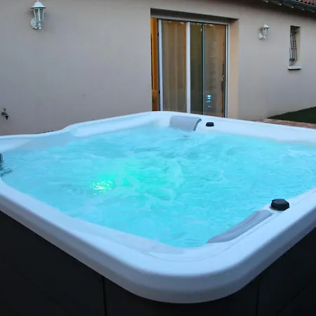 Maison cosy avec SPA - Logis Flo - à 15 min du Futuroscope *